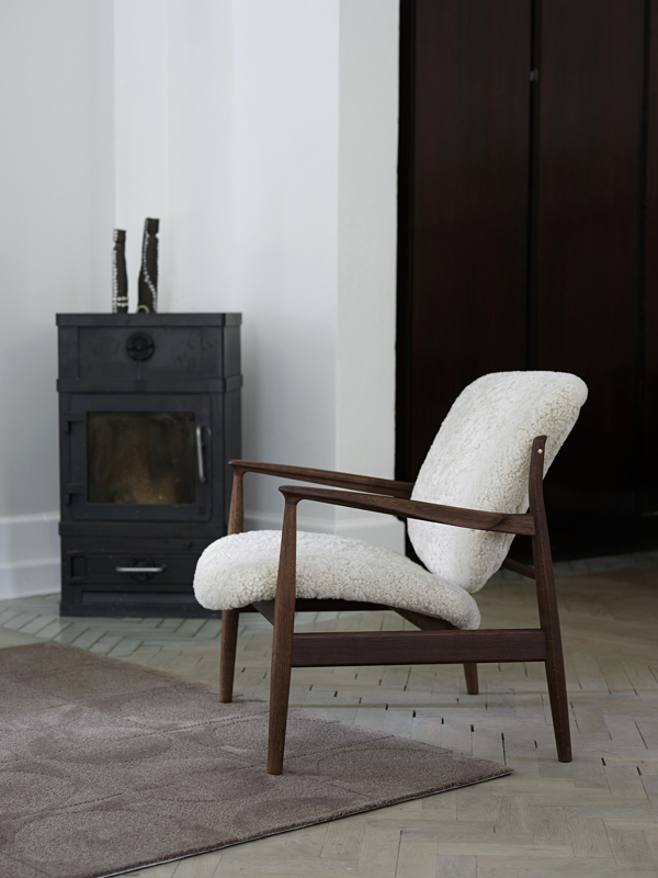 The Undyed Circle Rug in the colour 'Clay'.