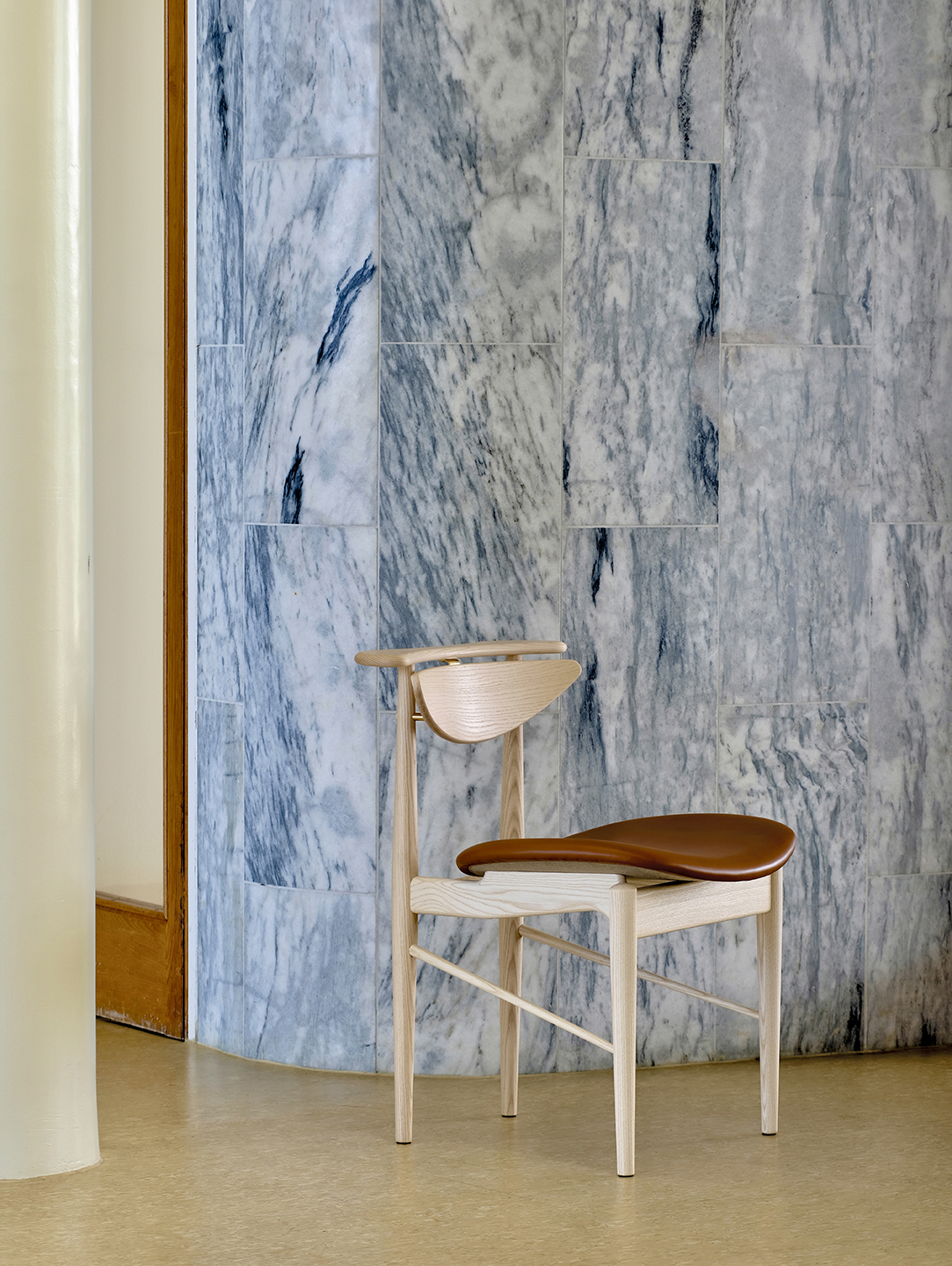 News & Stories | The Reading Chair is Introduced in New Materials